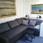 Minihus Til Havn, Strand, Vand Og By I * Gilleleje