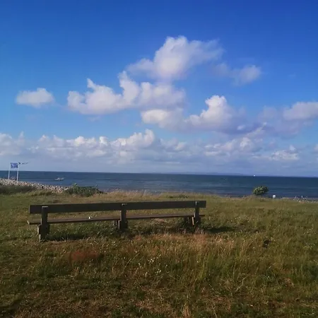 度假居 Minihus Til Havn, Strand, Vand Og By I