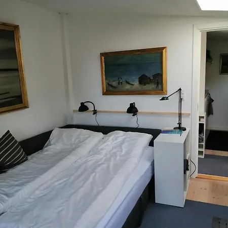 Minihus Til Havn, Strand, Vand Og By I Holiday home