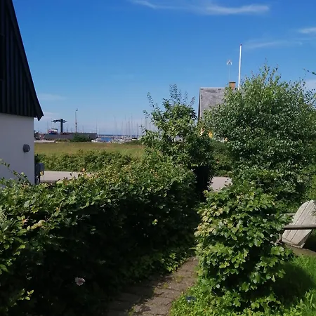 Minihus Til Havn, Strand, Vand Og By I 別荘
