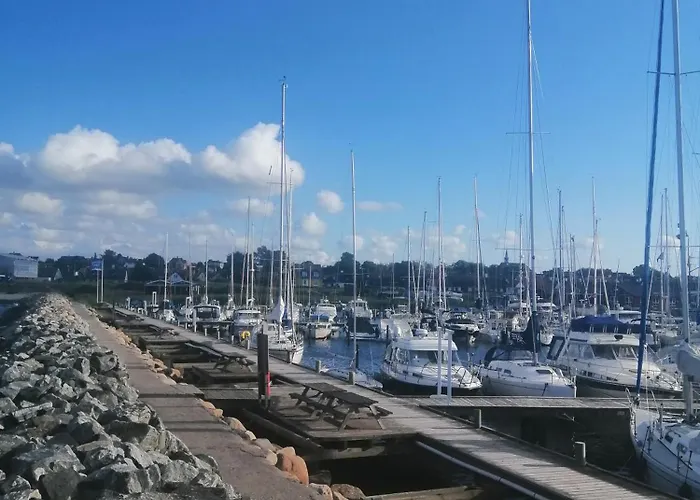 Minihus Til Havn, Strand, Vand Og By I * Gilleleje